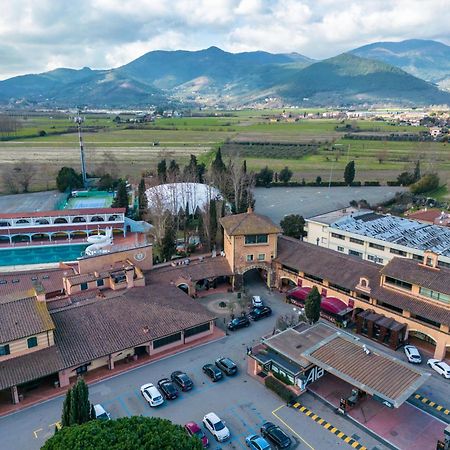 Hotel Boccaccio Calcinaia Bagian luar foto