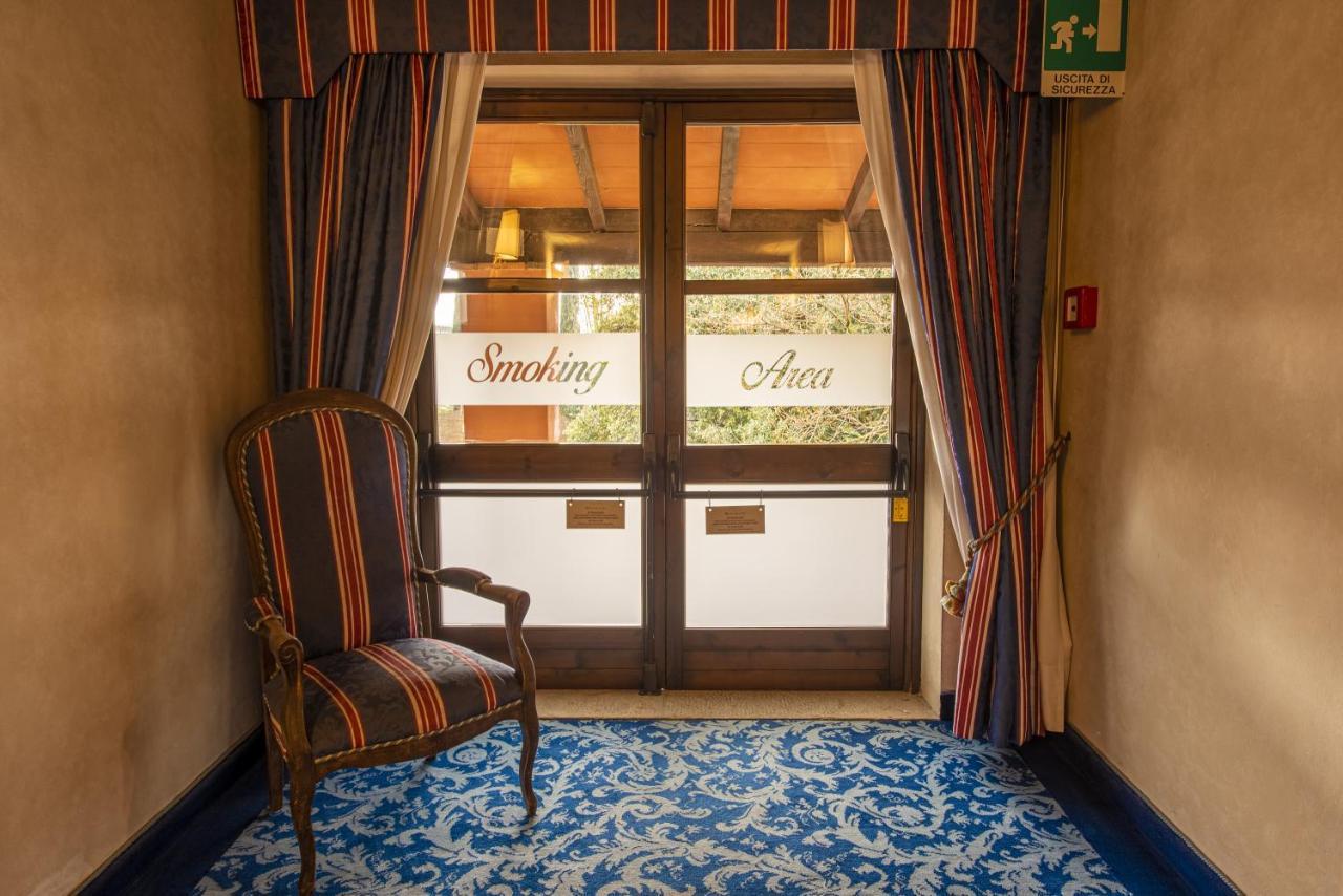 Hotel Boccaccio Calcinaia Bagian luar foto