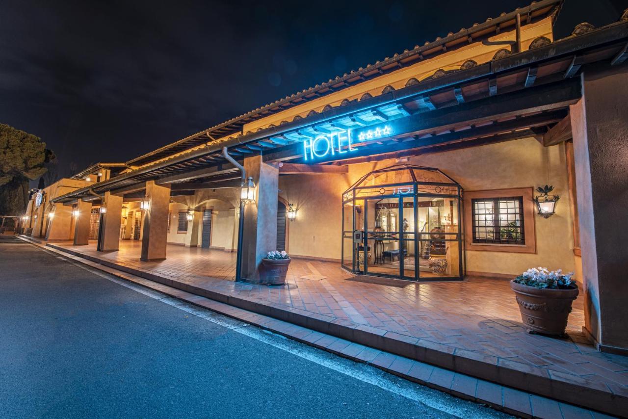 Hotel Boccaccio Calcinaia Bagian luar foto