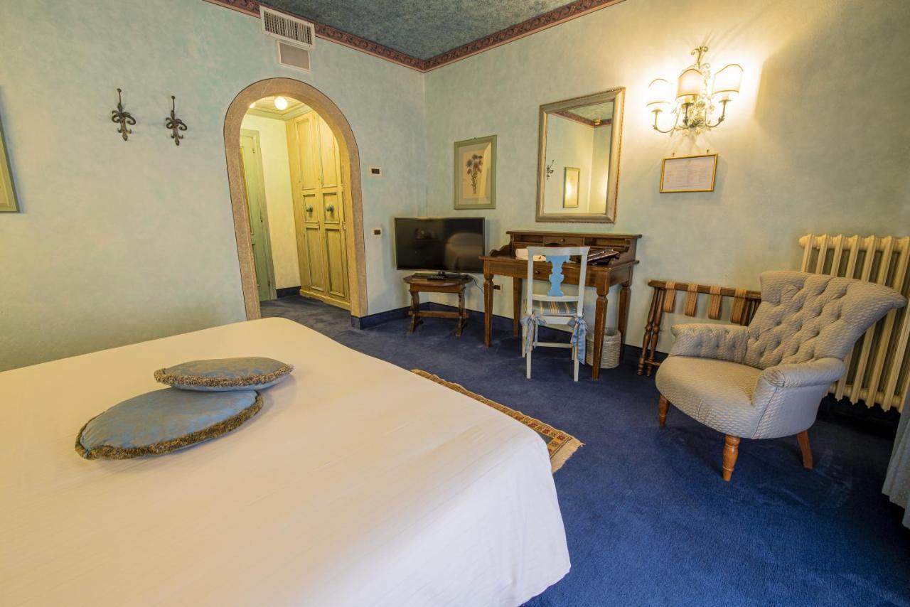 Hotel Boccaccio Calcinaia Bagian luar foto