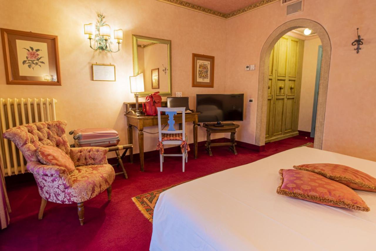 Hotel Boccaccio Calcinaia Bagian luar foto