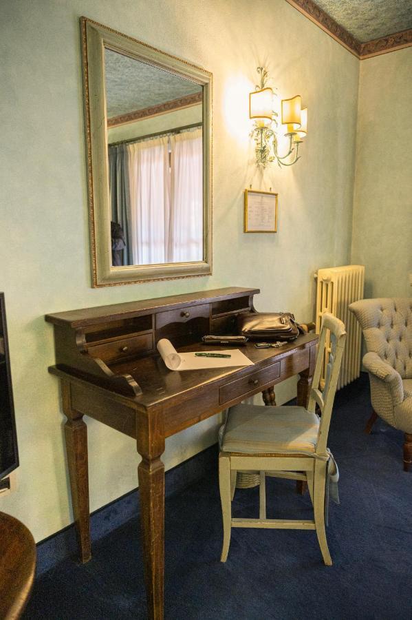Hotel Boccaccio Calcinaia Bagian luar foto