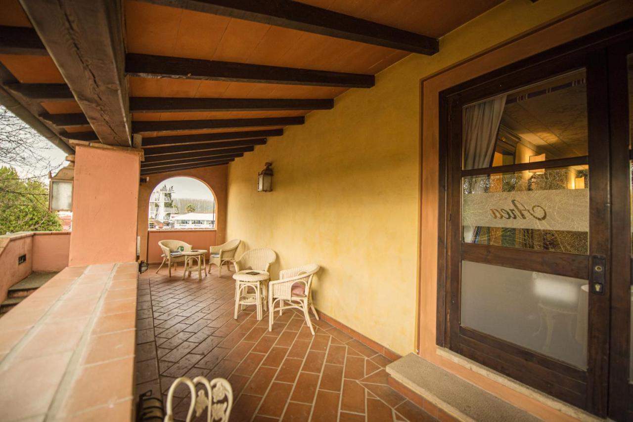 Hotel Boccaccio Calcinaia Bagian luar foto