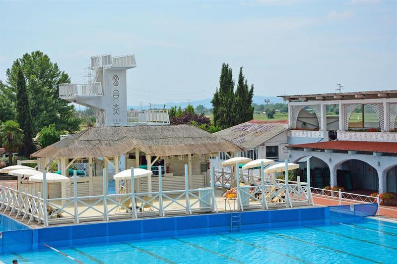 Hotel Boccaccio Calcinaia Bagian luar foto
