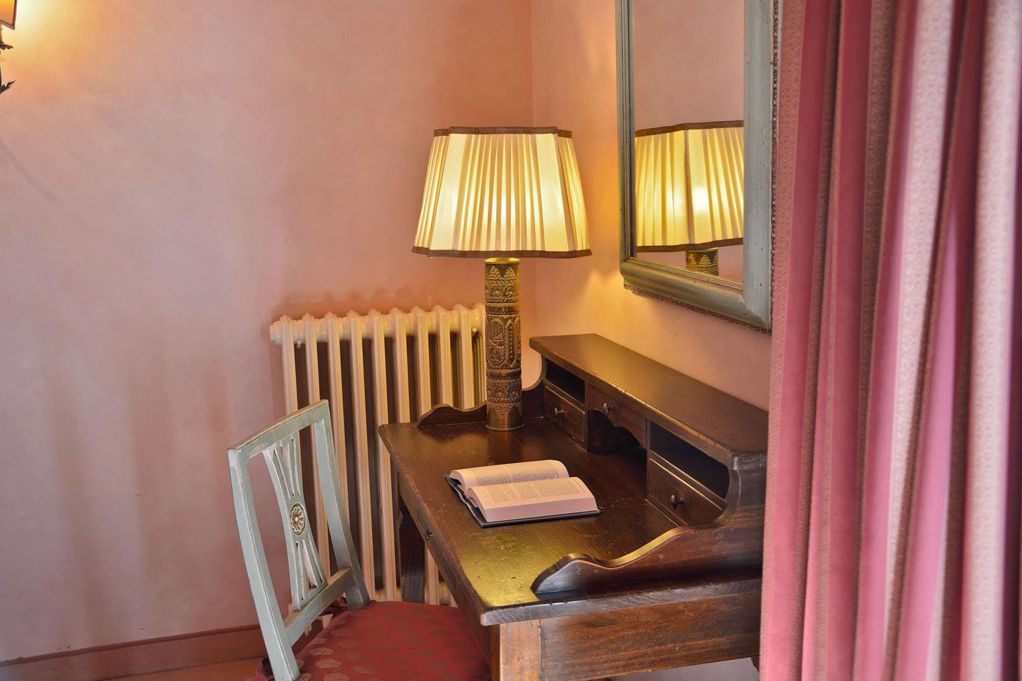 Hotel Boccaccio Calcinaia Bagian luar foto