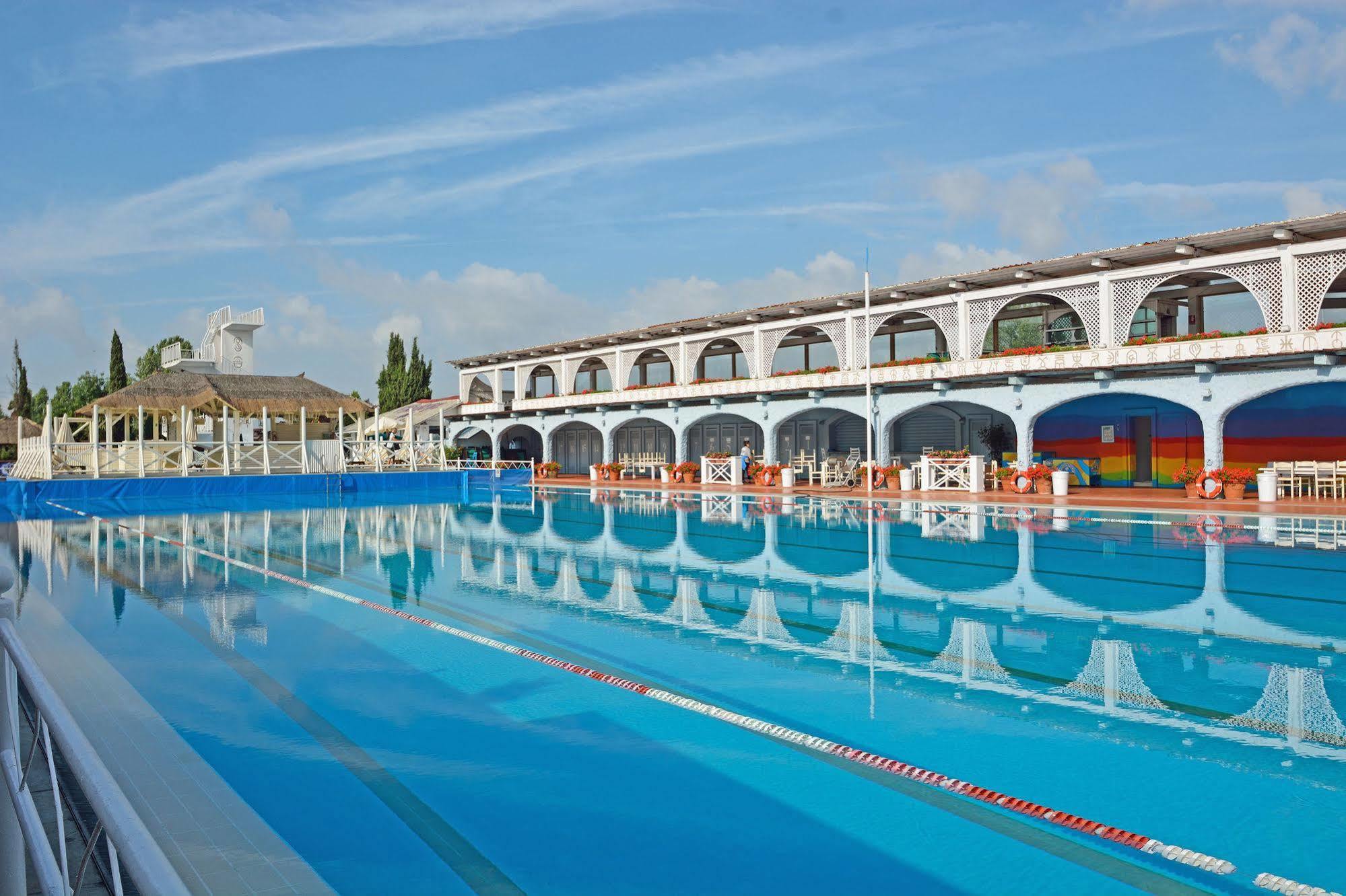 Hotel Boccaccio Calcinaia Bagian luar foto