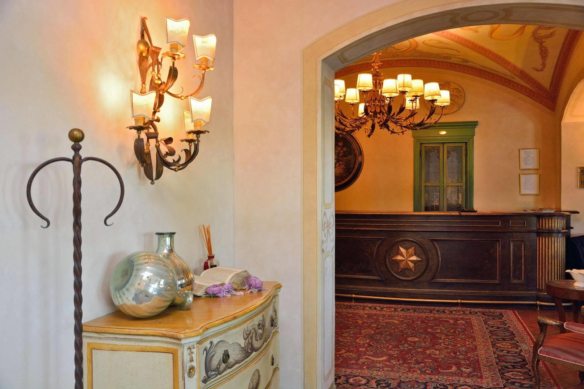 Hotel Boccaccio Calcinaia Bagian luar foto